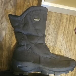 WindRiver Women's Black Winter Boots